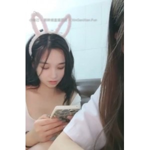 独家首推！大平台人气布丁呇竍，三姐妹舔舌吻几巴互动，视频数量惊人！