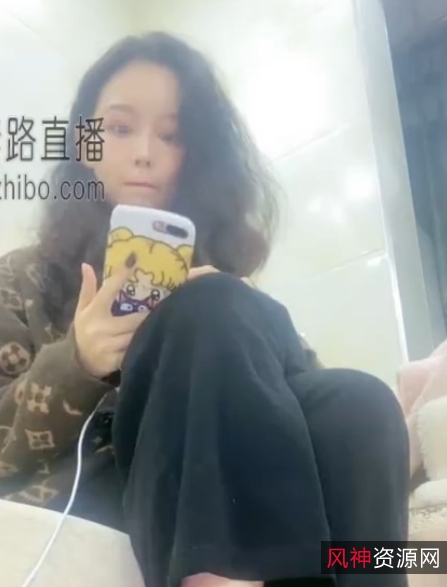 套路直播明星豆满月:17v9.38g视频数量惊人,收藏宝库!