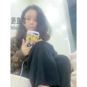 套路直播明星豆满月：17v9.38g视频数量惊人，收藏宝库！