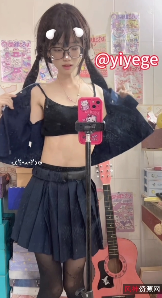 妹子@yiyege优质美少女放飞自我视频福利，3v+632m打包下载，少萝饭崽们必备！