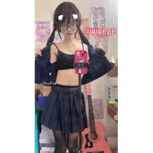 妹子@yiyege优质美少女放飞自我视频福利，3v+632m打包下载，少萝饭崽们必备！