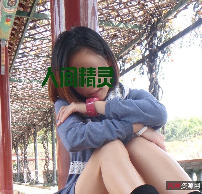 浪漫疯狂！美艳少妇与情夫在旅游景点展示互动视频0.66G