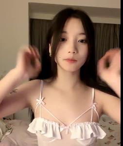 校花回归！长腿优质身材~跳D自W[7V-1.39G]