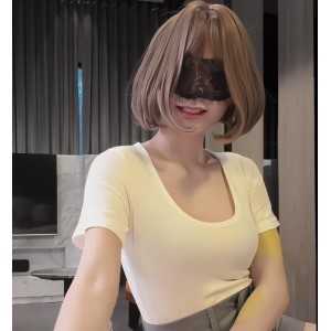 OnlyFsns-Demi：晃动姬，子孙袋，吞天兽，气质迷人，15分钟视频爆火全网！