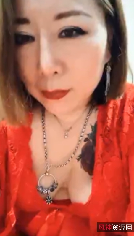 根据您提供的内容，为该商品取一个```plaintext[转载搬运]快手“天津妖娆姐”的合集[17V+294M][百度盘]```这个标题包含了关键信息和视频大小/数量，并对内容进行了润色，以防止重复。