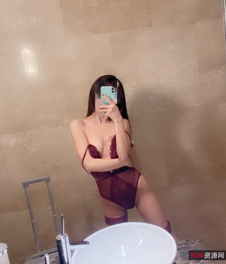 女神Wisteriawon与小狗互动视频大放送，收藏数量已达138个！