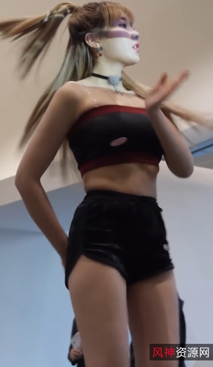 女团成员韩雅热舞17v3.2g这个标题已经包含了关键信息和视频大小/数量，看起来已经很不错了！