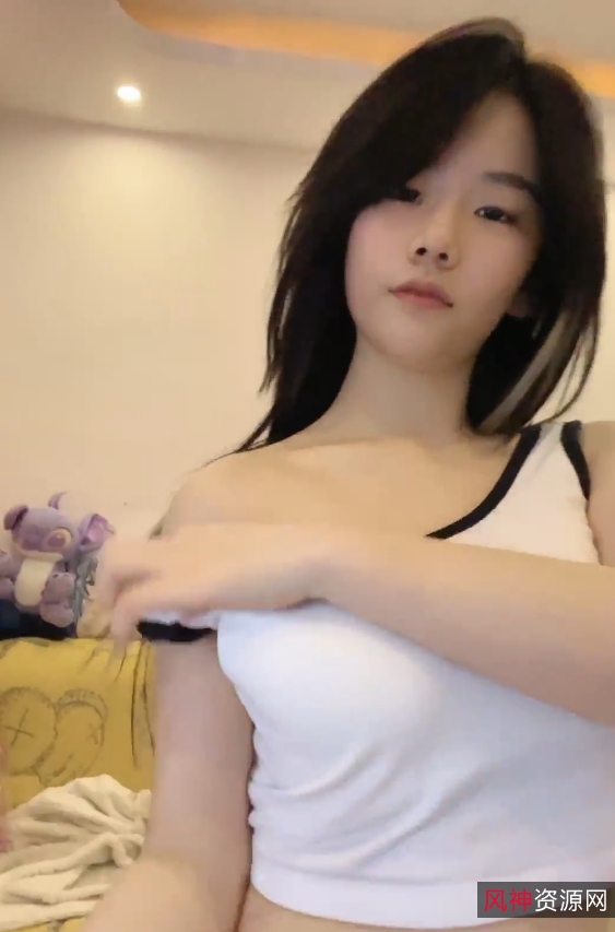 琪琪的热舞福利大公开！52v5.1g视频精彩呈现在这个视频中，琪琪展现了定制热舞福利52v5.1g，让观众们大饱眼福。视频内容丰富，让人目不转睛。观众们可以在百度或ED2K上收藏这个视频，以便随时欣赏。收藏77百度ED2K琪琪的表现让人们对这个视频留下深刻印象，期待着更多精彩的内容。