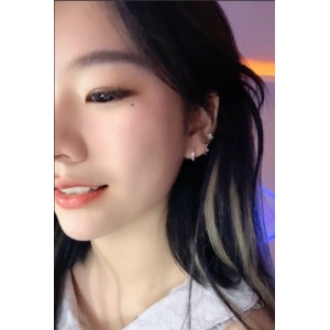 琪琪的热舞福利大公开！52v5.1g视频精彩呈现在这个视频中，琪琪展现了定制热舞福利52v5.1g，让观众们大饱眼福。视频内容丰富，让人目不转睛。观众们可以在百度或ED2K上收藏这个视频，以便随时欣赏。收藏77百度ED2K琪琪的表现让人们对这个视频留下深刻印象，期待着更多精彩的内容。