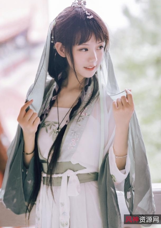 小雨汉服私人定制大揭秘！社保资源轻松get！