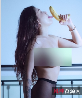 DurexScarlett网红私拍视频图片资源合集，粉丝热议！