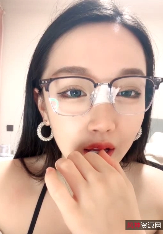 钟馗眼镜御姐&妹子视频合集，48.6g精彩内容，百度ED2K下载收藏