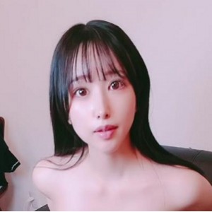 现役作品nuY甜美高島愛最新合集1V688M，自拍全程露脸