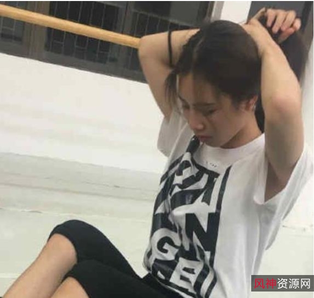 华裔素人大学萌妹最新合集1V小，清新可爱