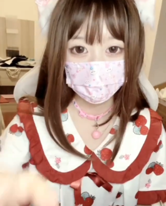 推特小鱼罐头@香蕉不呐呐露脸合集X直播14G87V+458P风情万种撩人