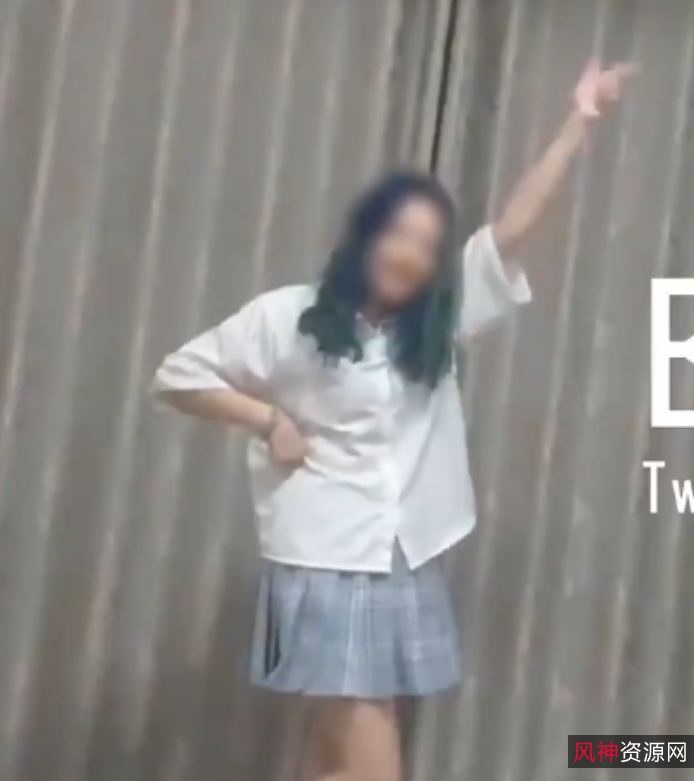 ed2k查小理户外勾引路人合集30部30.4G，喘息逗趣身材惹火