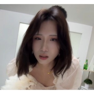 推特邢曦月伪娘合集20部9.3G优质身段