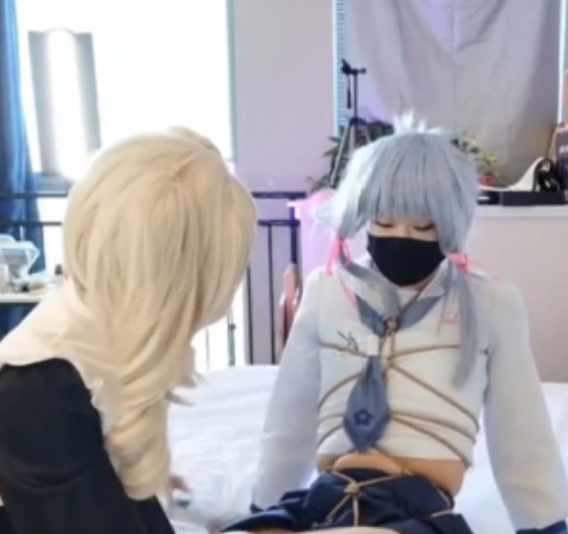 TikTok果橙子伪娘双人秀1部2.19G太惹火