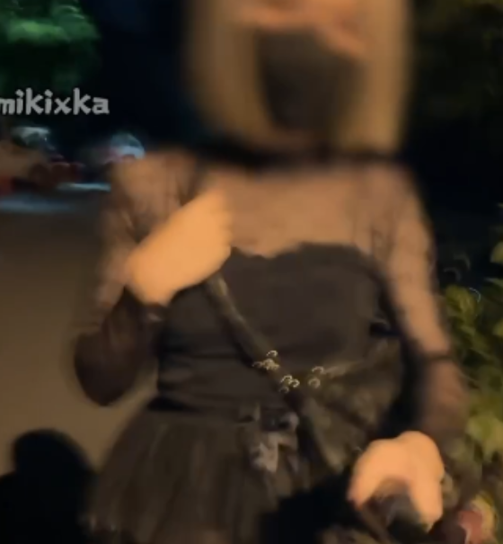 mikixka害羞伪娘户外1部400M推特